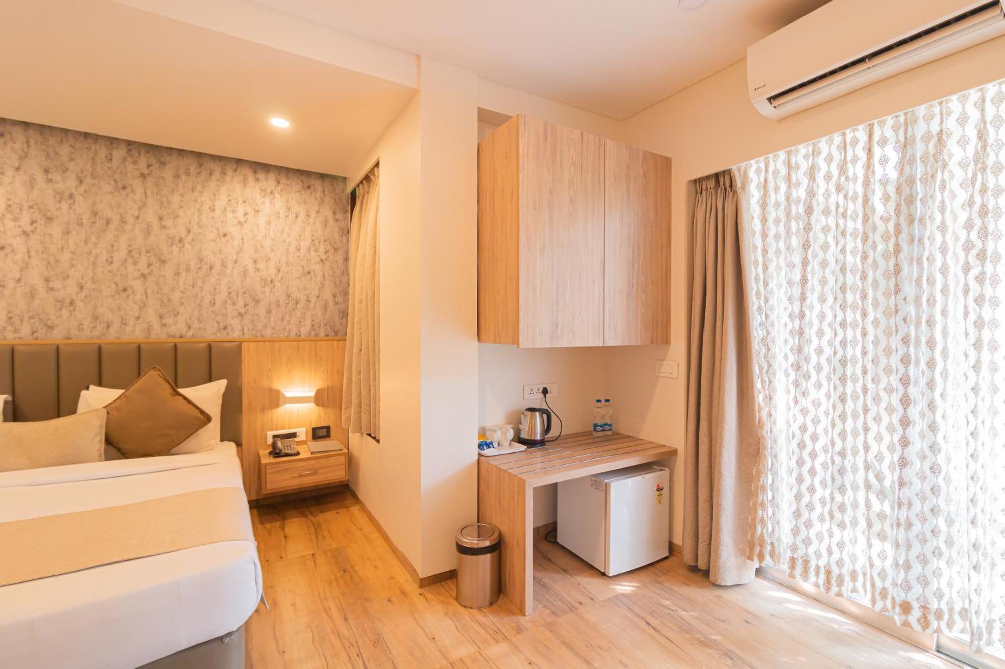 Hotel Celestiial , Candolim Exterior foto